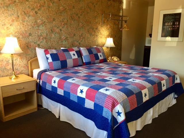 sharon motel patriotic room